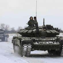 Den ryske försvarsministern Shoigu berättade för Putin att vissa ryska militärövningar närmade sig sitt slut och att andra var över.