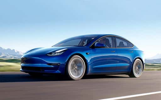 Tesla Model 3 helt slutsåld i Europa: den mest prisvärda versionen erbjuds att vänta i 9 månader