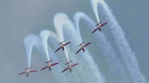 Esperanças de recuperação em foco no maior show aéreo da Ásia