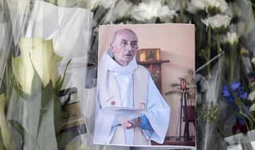 Quatre personnes jugées pour le meurtre militant d'un prêtre français