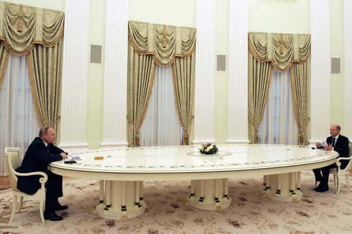 Putin ha parlato dell'atmosfera durante i colloqui con Scholz