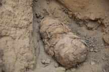 Alte Mumien von Kindern, wahrscheinlich geopfert, in Peru ausgegraben