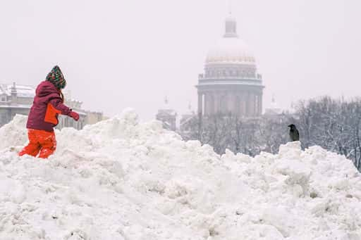 Petersburg, 21 Şubat'tan itibaren COVID-19 ile ilgili önlemleri hafifletecek