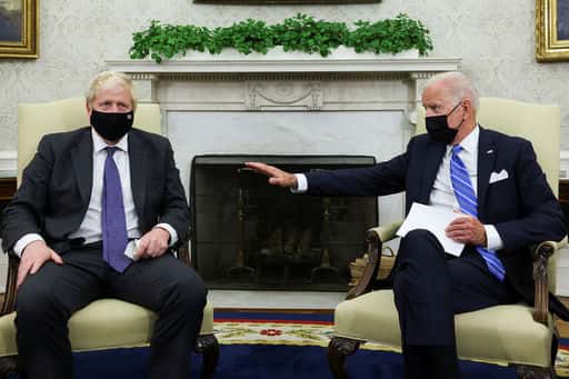 Biden ve Johnson, Ukrayna çevresindeki durumda diplomasi için bir pencere duyurdular