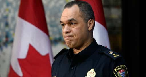 Kanada - Šéf ottawskej polície Peter Sloly odstúpil v dôsledku blokády „konvoja slobody“.