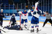 Slovaška je premagala ZDA v olimpijskem hokeju po golu v zadnji minuti