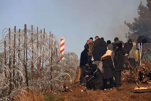 У МЗС Білорусії назвали кількість мігрантів, які залишилися на кордоні