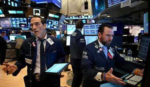 La Russia ritira le truppe, il Dow sale di 400 punti e il Nasdaq in rialzo del 2,5%