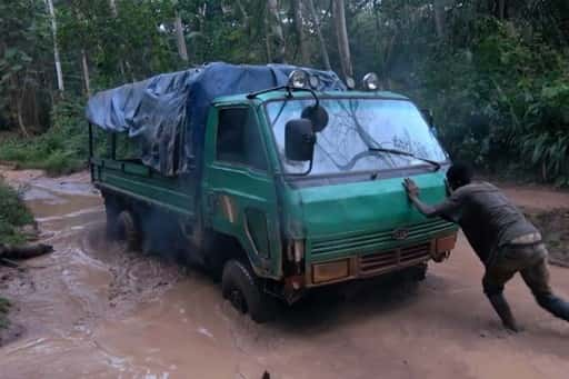 Costa de Marfil: los conductores realizan viajes peligrosos a lugares remotos