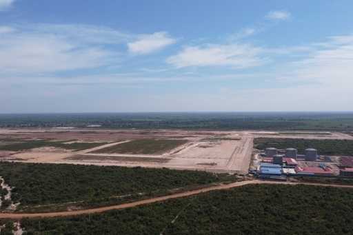 В камбоджийском Сиемреапе аэропорт стоимостью 990 миллионов долларов столкнулся с препятствиями на пути к успеху
