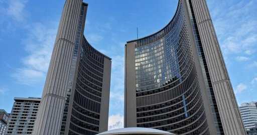 Канада - Рабочие города Торонто начнут возвращаться в офис на следующей неделе