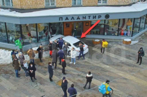 Der Fahrer rammte das Gebäude in der Novoslobodskaya-Straße in Moskau