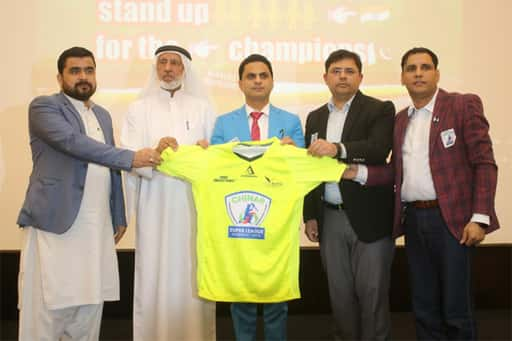 Pakistans generalkonsul avslöjar Chinar Super League-spelares kit i UAE