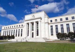 De Fed zei bereid te zijn de rente sneller te verhogen om de inflatie te beteugelen