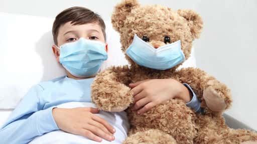 Virolog Volčkov je pojasnil, zakaj otroci proizvajajo več protiteles proti koronavirusu