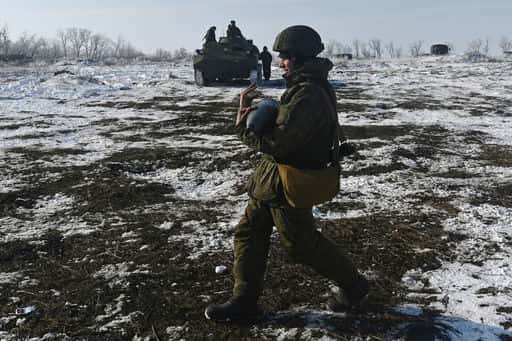 Pieskow skomentował doniesienia o przerzuceniu 7 tys. żołnierzy na granicę z Ukrainą