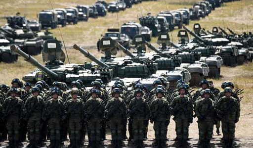 Russland stockt immer noch Truppen in der Nähe der Ukraine auf