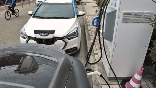 Le auto elettriche verranno addebitate a Vladivostok