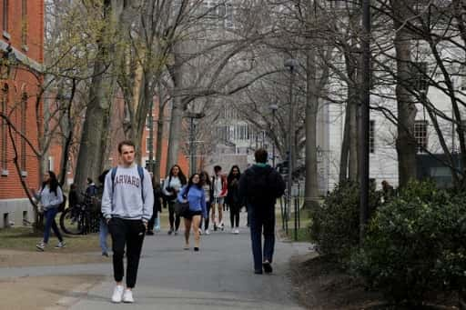 Perché la facoltà di Harvard ha stretto i ranghi per difendere un presunto abusatore?