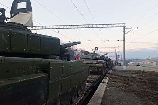 Prvé vojenské vlaky dorazili do Dagestanu a Čečenska po cvičeniach na Kryme