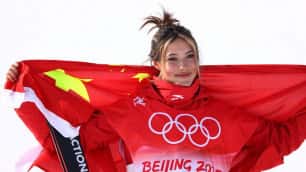 18-year-old Chinese woman sets Olympic record