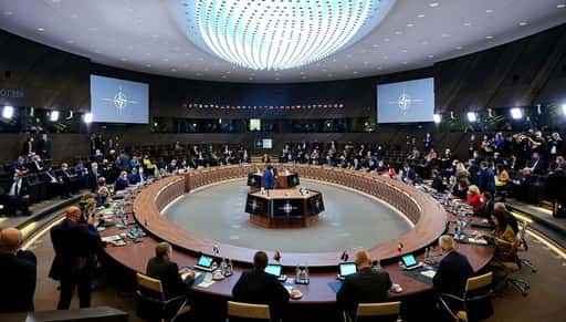 DefMin Dincu na stretnutí ministrov obrany NATO zdôrazňuje potrebu obranných spojeneckých operačných štruktúr v čiernomorskom regióne
