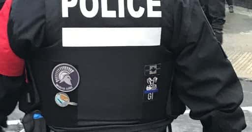 Canada - Politie van Montreal herziet uniform beleid na oproepen om 'Thin Blue Line'-patches te verbieden