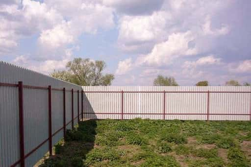 Russia - A fence drawn in Photoshop was sold to a resident of Anapa for 133 thousand rubles