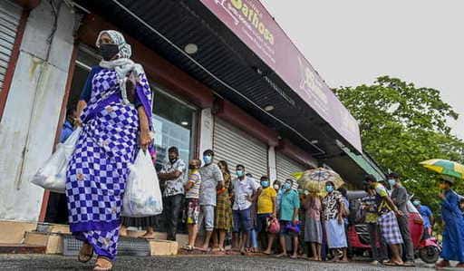 Sri Lanka heeft geen geld meer om oliehandel te kopen Minister zorgt ervoor dat 24 uur per dag frituurolie beschikbaar blijft Jokowi ontvangt ADB-leiders bezoek aan Bogor Palace