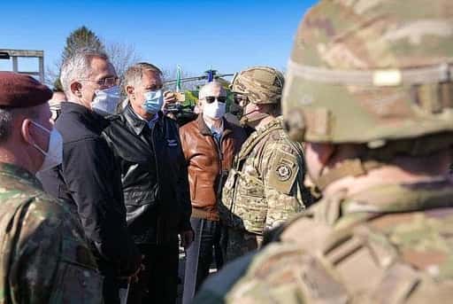 Dagens foto från Rumänien: Nato-chef besöker RO:s militärbas när amerikanska trupper anländer till landet