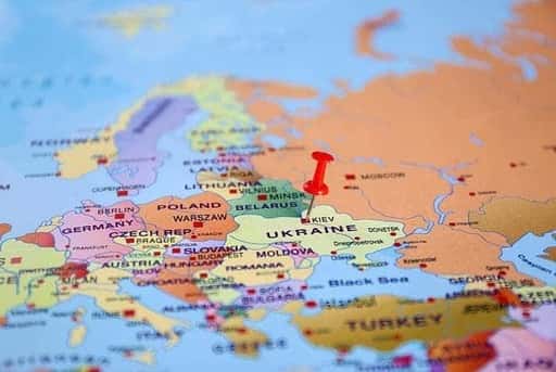 Румыния сокращает штат посольства в Киеве и рекомендует своим гражданам не ездить в Украину
