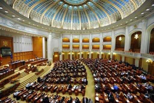 Rumänien - Parlamentsledamöter ändrar förordningen i den lägre kammaren: verbalt våld, mobbning, banderoll...