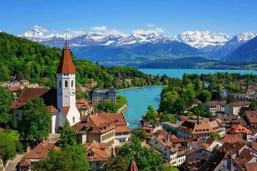 Švajčiarsko zrušilo všetky obmedzenia vstupu do krajiny