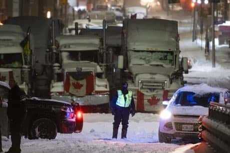 Det kanadensiska parlamentet ställer in eftersom polisen lovar att avsluta protesten