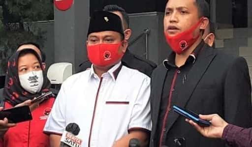 DPD PDIP DKI: tviti Andija Ariefa so zastareli načini za povečanje izvoljivosti Demokratske stranke, ki ceni Jokpro 2024, TikTok Celebs podpirajo Jokowi 3 Fiery Periods Izjava o zvestobi z Jokowi