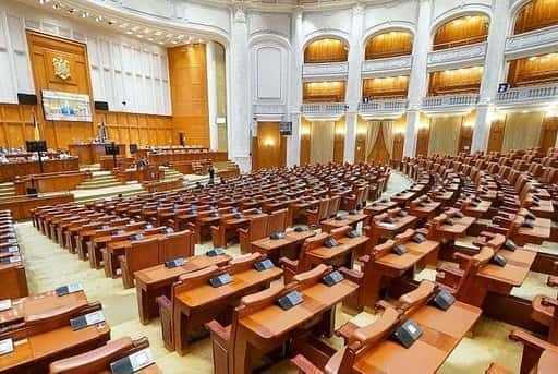 Rumunia – opozycja RO, organizacje pozarządowe postrzegają poprawki w parlamencie funkcjonujące jako restrykcyjne