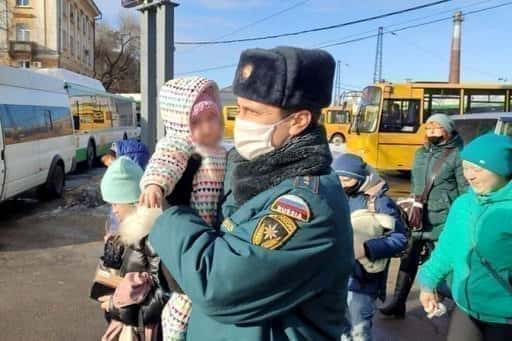 Rusland - Zes extra treinen zullen 5.000 vluchtelingen van Donbass naar Russische regio's vervoeren