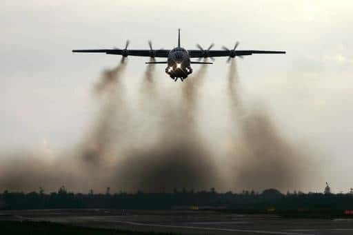 Das klassische sowjetische Flugzeug Antonov An-12 kehrt nach Brasilien zurück, um eine Rakete abzuholen