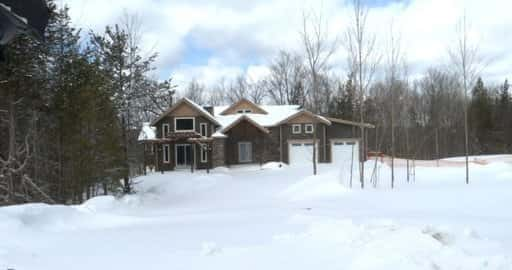 Канада - жанчына ў Кінгстане становіцца новай уладальніцай Kinsmen Dream Home