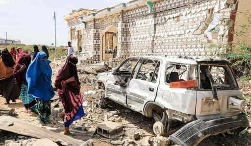 Samomorilski bombni napad v Somaliji, 13 mrtvih