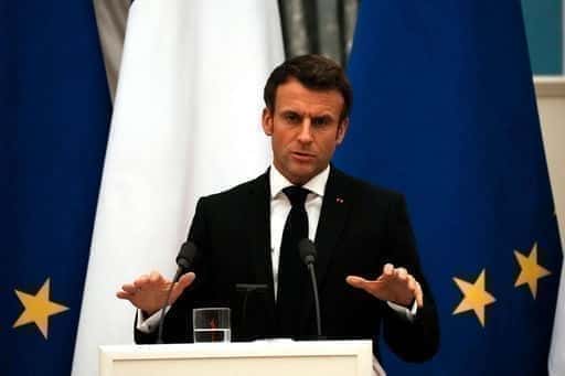 Macron skjuter upp sin nominering till det franska presidentskapet