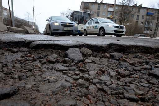 „Mint, mor”: un locuitor din Gubkin care a căzut sub trotuar a vorbit despre starea ei