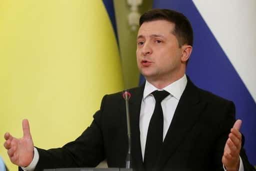 Zelensky dijo que Kiev está a favor de introducir un régimen de silencio y convocar un grupo de contacto.