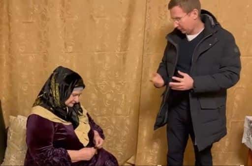 Moskou-plaatsvervanger Zakuskin verontschuldigde zich bij een Tsjetsjeense vrouw (VIDEO)