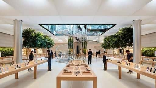 Apple Store Employees Secretly Use Android Smartphones