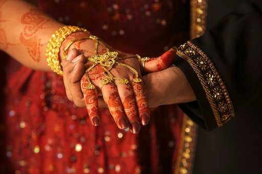 Un homme indien qui a épousé 27 femmes de plus de 43 ans arrêté  Complètement silencieux  : comment...