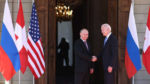 Vladimir Putin in Joe Biden se načeloma strinjata z vrhom, ko napetosti v Ukrajini naraščajo