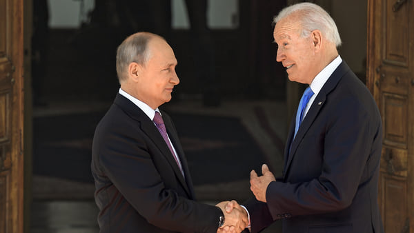 Kremelj ni potrdil morebitnega vrha Putin-Biden