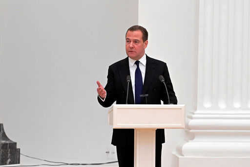 Medvedev ha parlato della pressione oltraggiosa dell'Occidente in caso di riconoscimento della DPR e della LPR