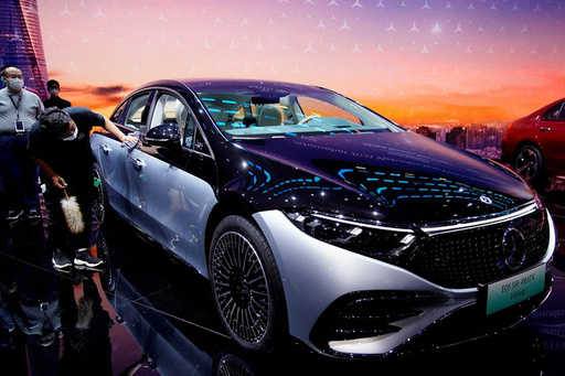 Mercedes-Benz pričakuje, da bo v prihodnjih letih pridobil proizvodne linije, ki proizvajajo samo električna vozila